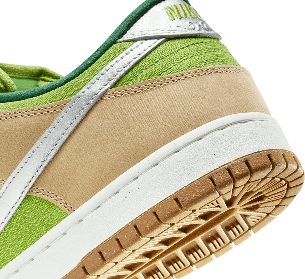 Nike SB Dunk Low Pro