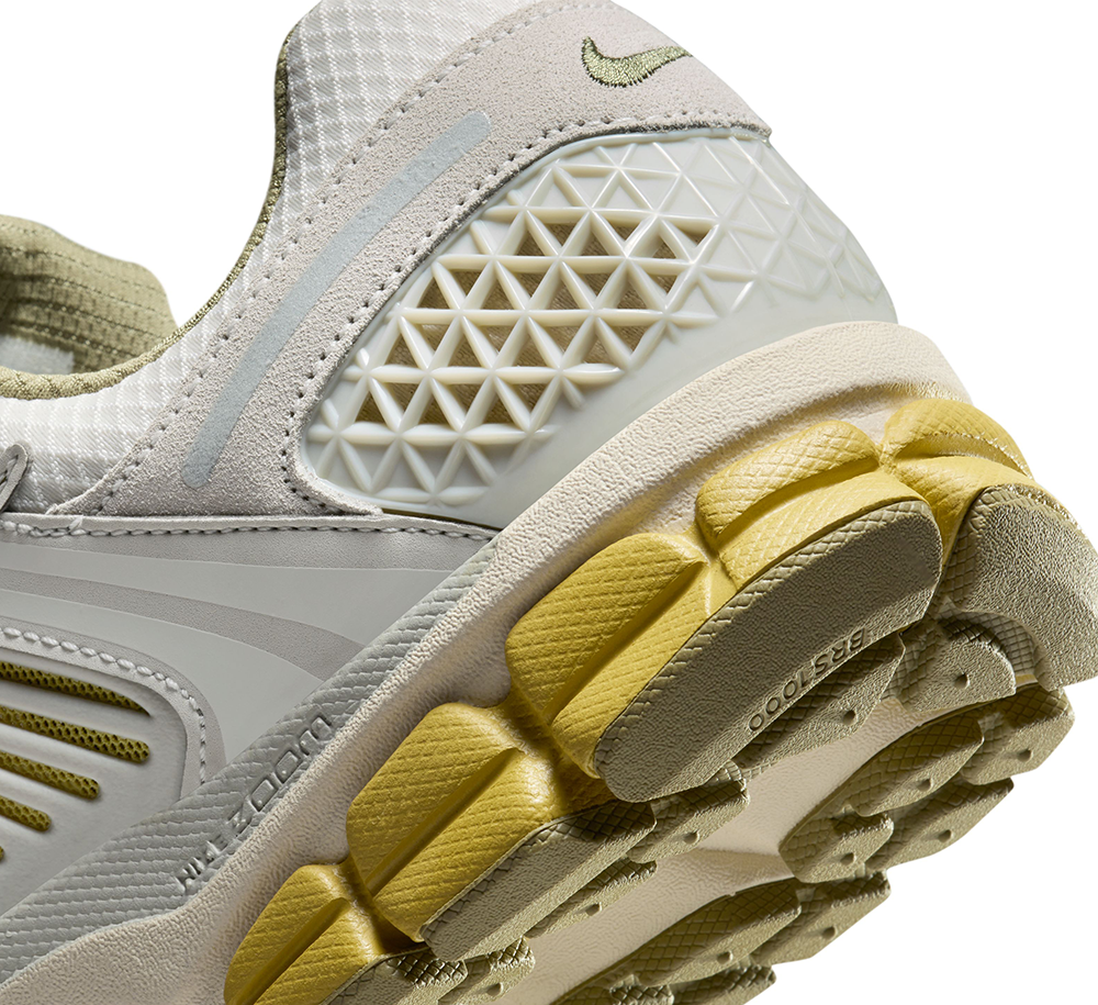 NIKE ZOOM VOMERO 5
