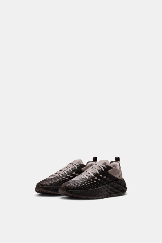Nike Ava Edge