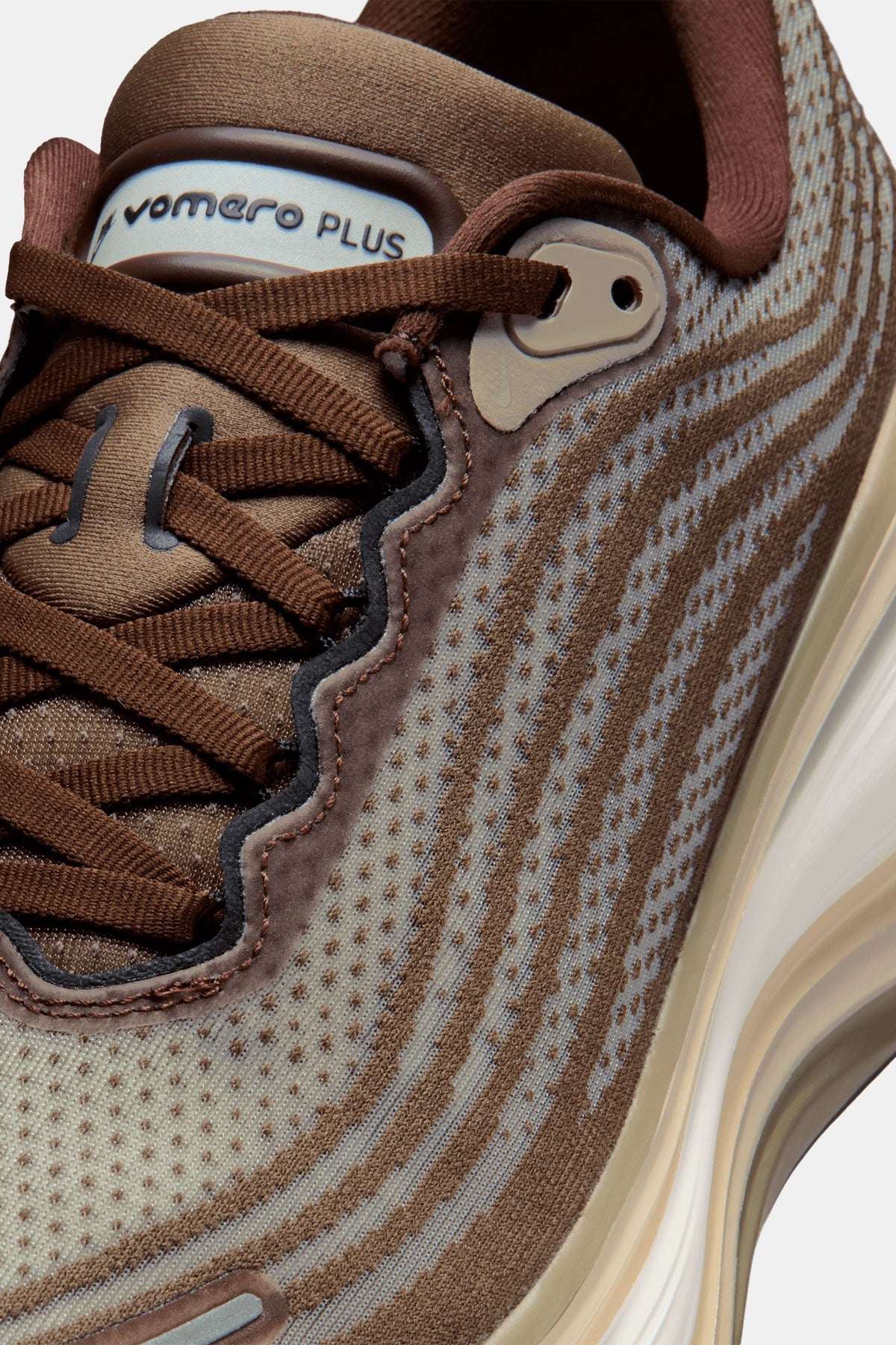 Nike Vomero Plus QS