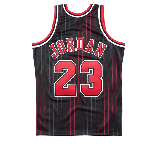 AUTHENTIC JERSEY CHICAGO BULLS ALTERNATE 1996-97 MICHAEL JORDAN