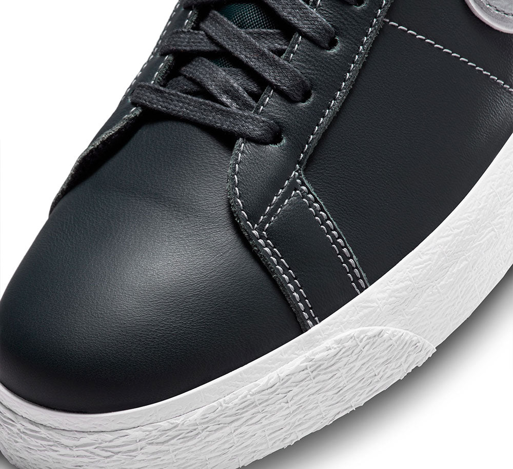 NIKE SB ZOOM BLAZER MID X MASON SILVA