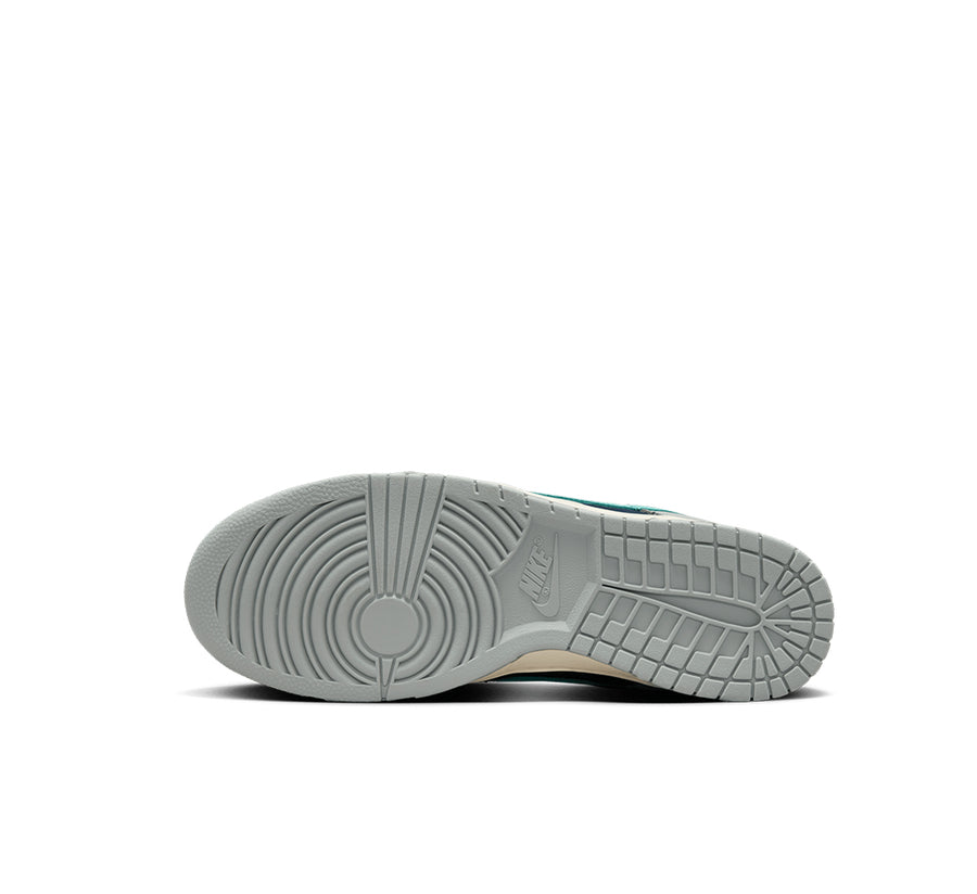 Nike Dunk Low Retro Premium