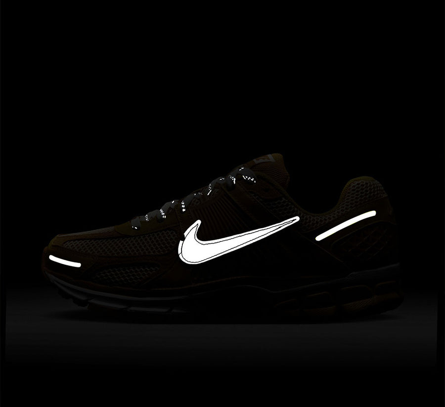 NIKE ZOOM VOMERO 5