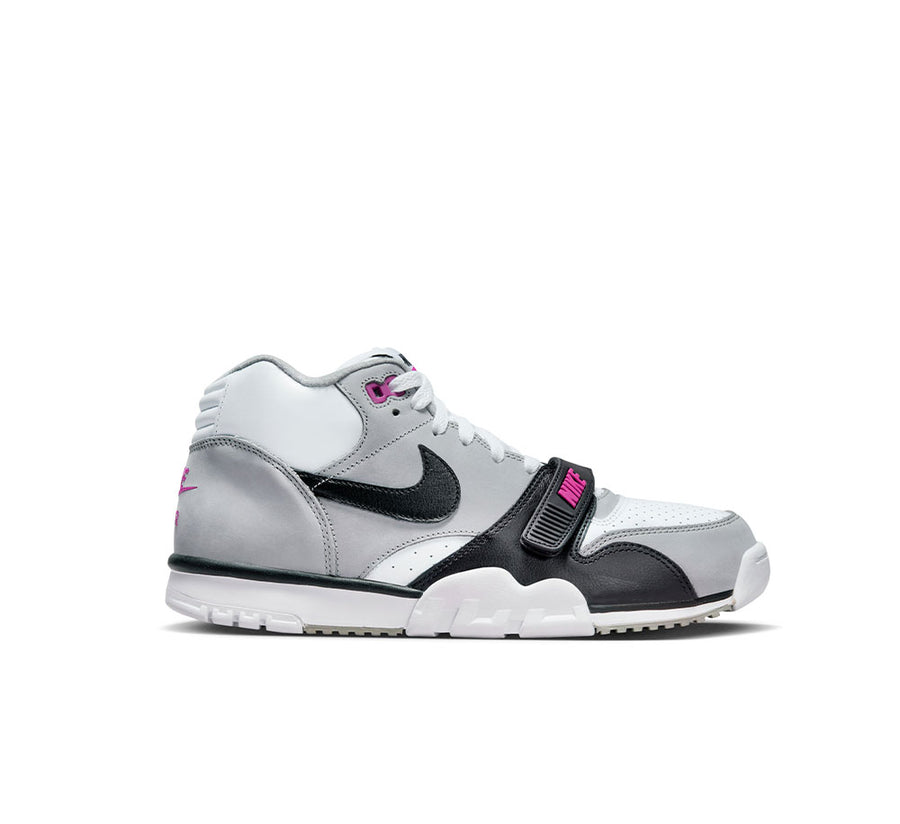 NIKE AIR TRAINER 1