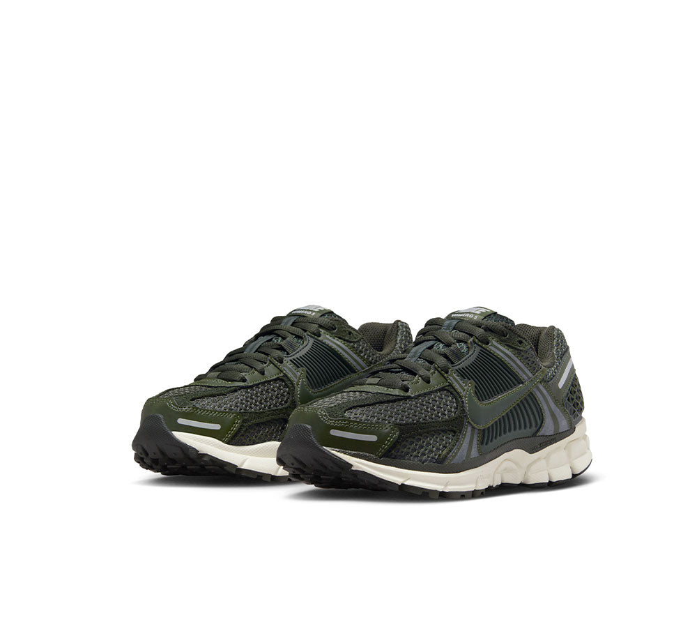 WOMENS NIKE VOMERO 5