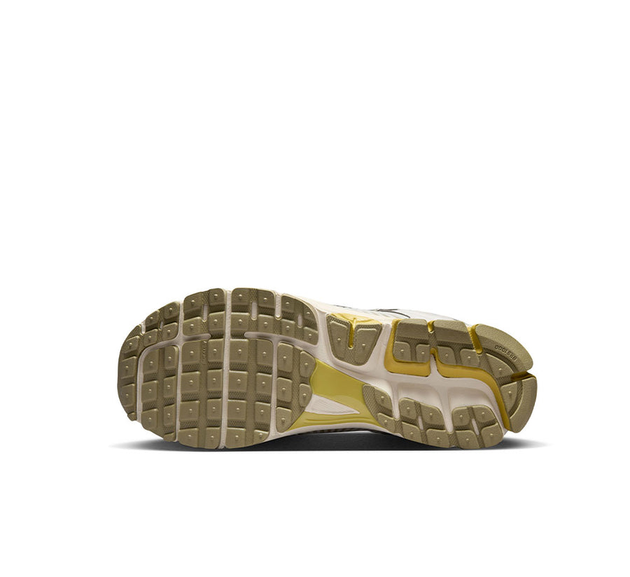 NIKE ZOOM VOMERO 5