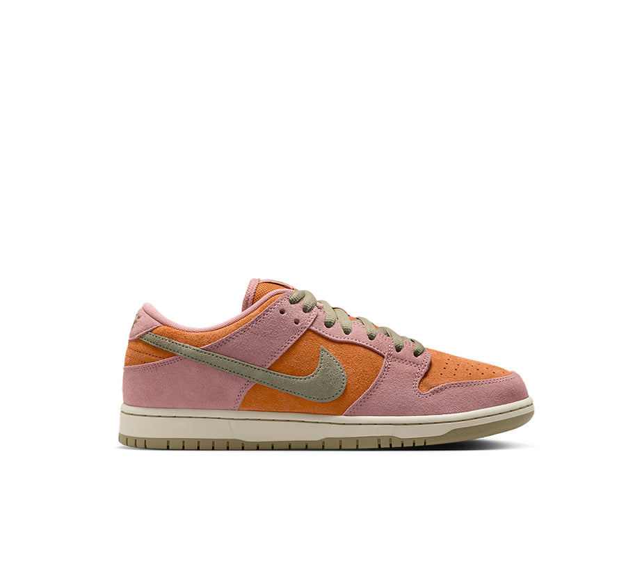 Nike SB Dunk Low Pro