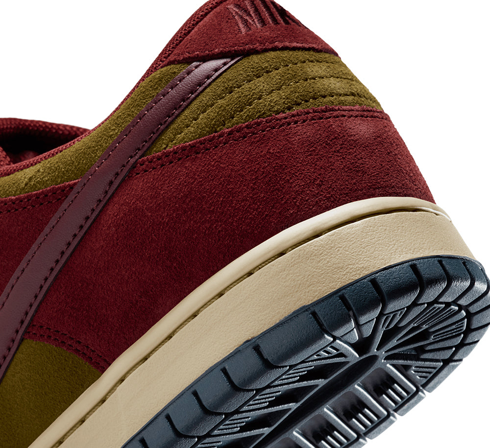 Nike SB Dunk Low Pro