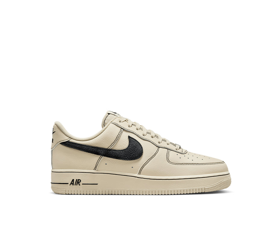 Nike Air Force 1 '07 LV8
