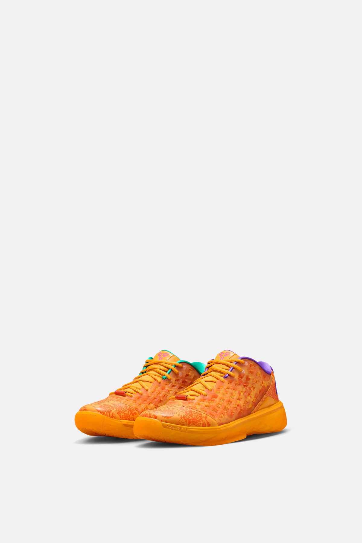 Kobe 3 Low Protro "Mamba Eterno"