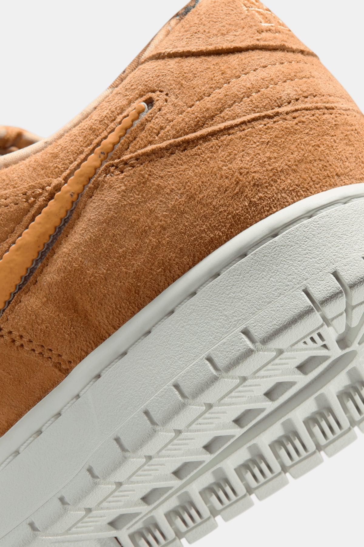 NOTE Manchester x Nike SB Dunk Low