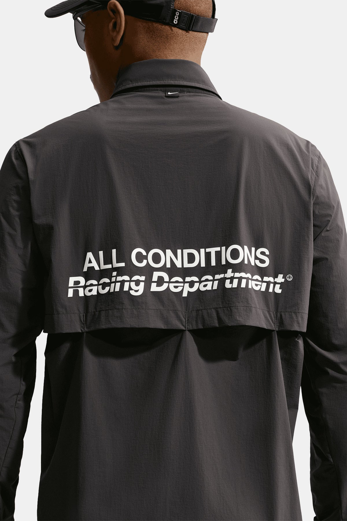 Nike ACG UV-Reisitant Button-Up Long-Sleeve Graphic Top