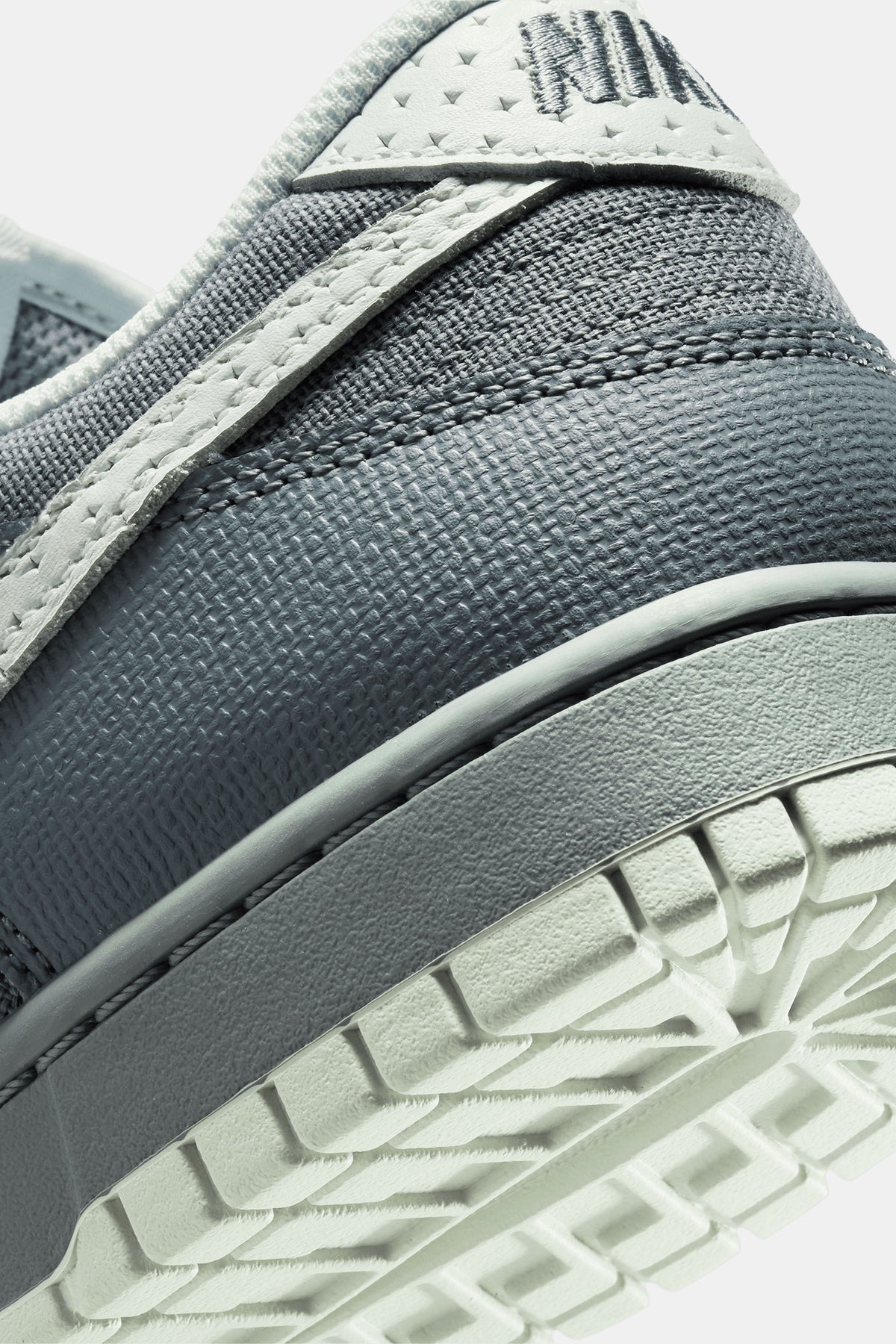 Nike Dunk Low Retro