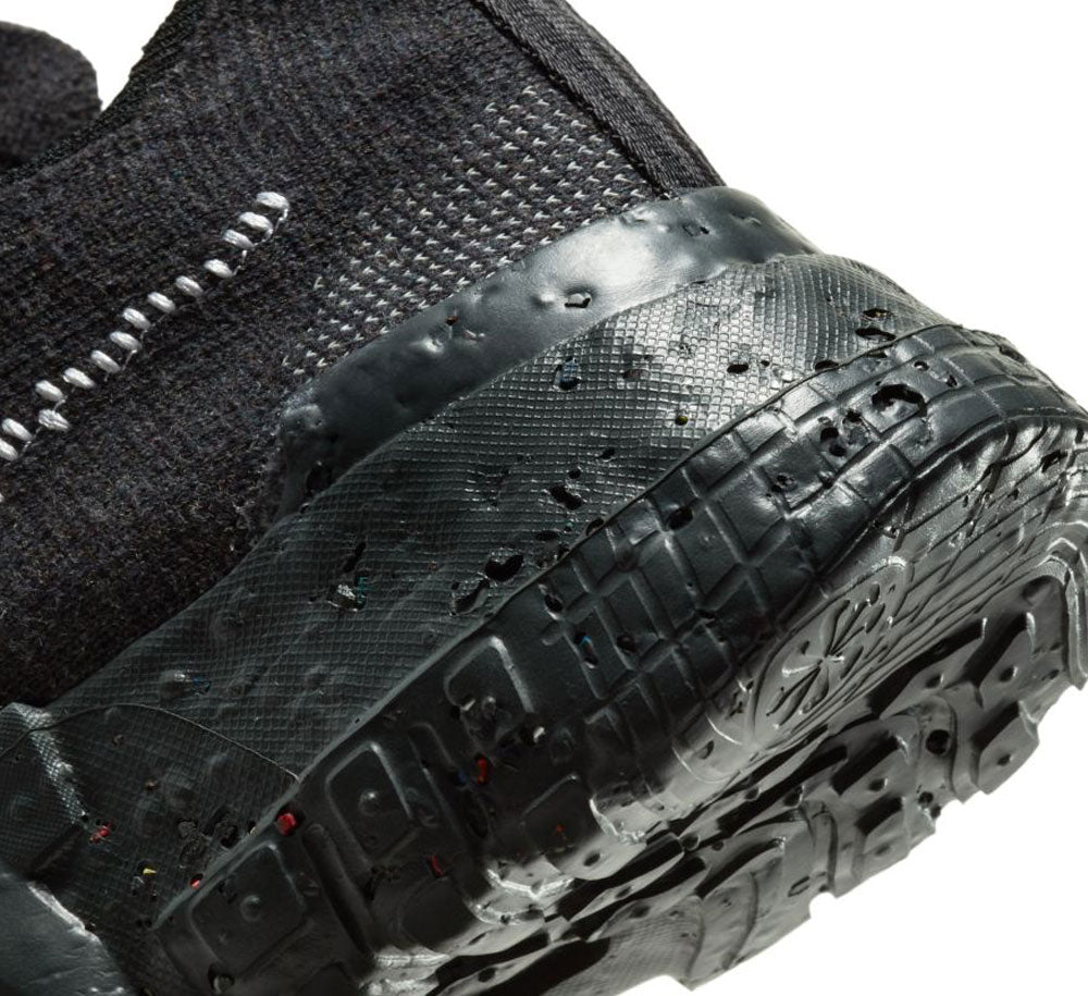 NIKE SPACE HIPPIE 01