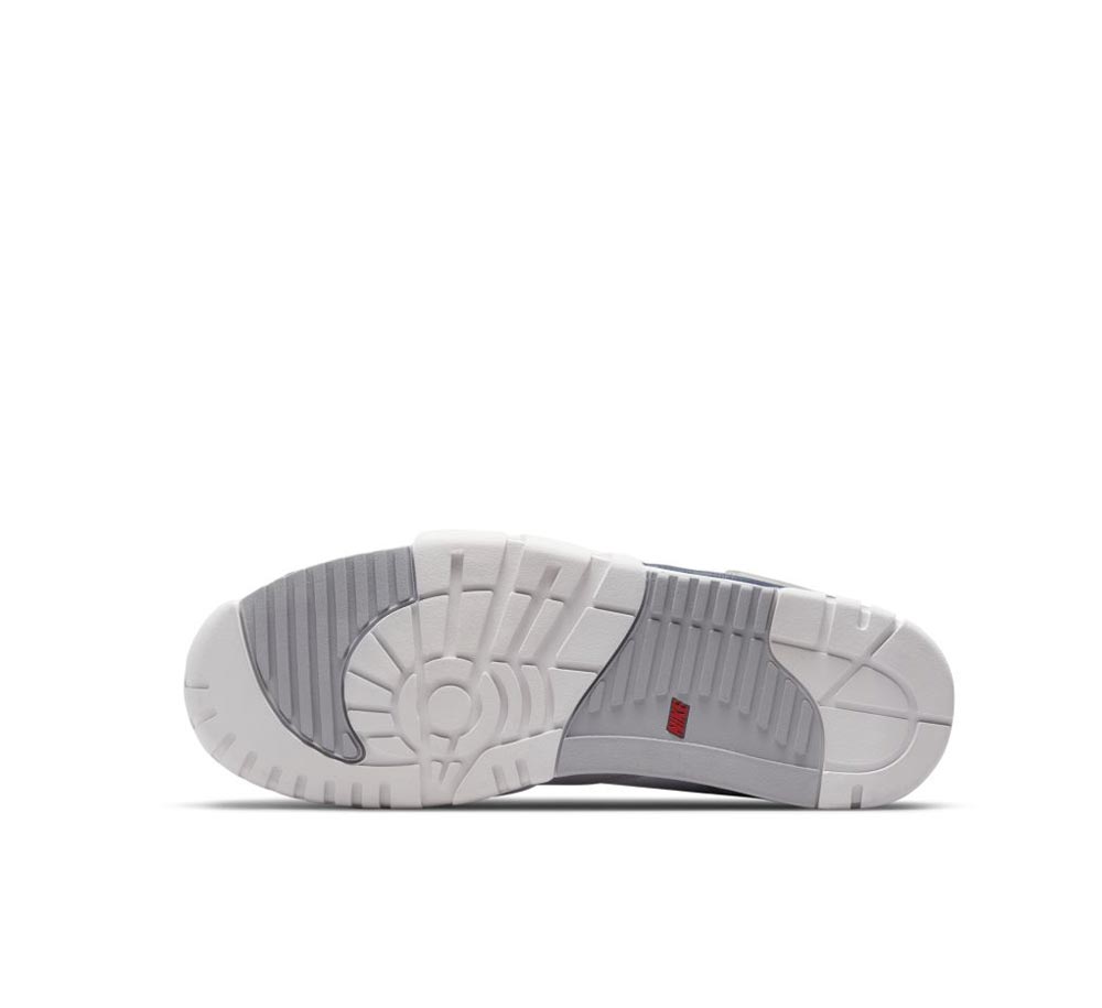 NIKE AIR TRAINER 1