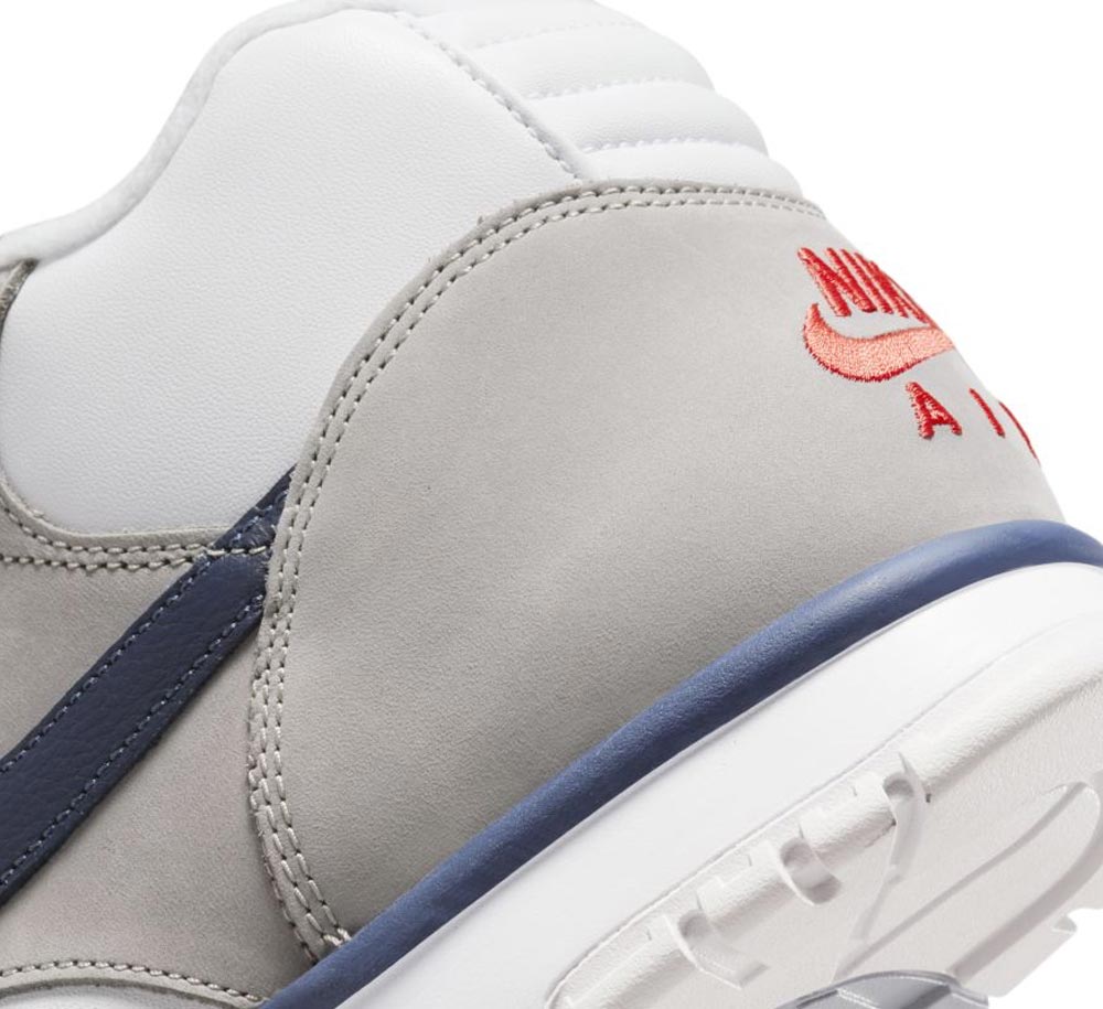 NIKE AIR TRAINER 1