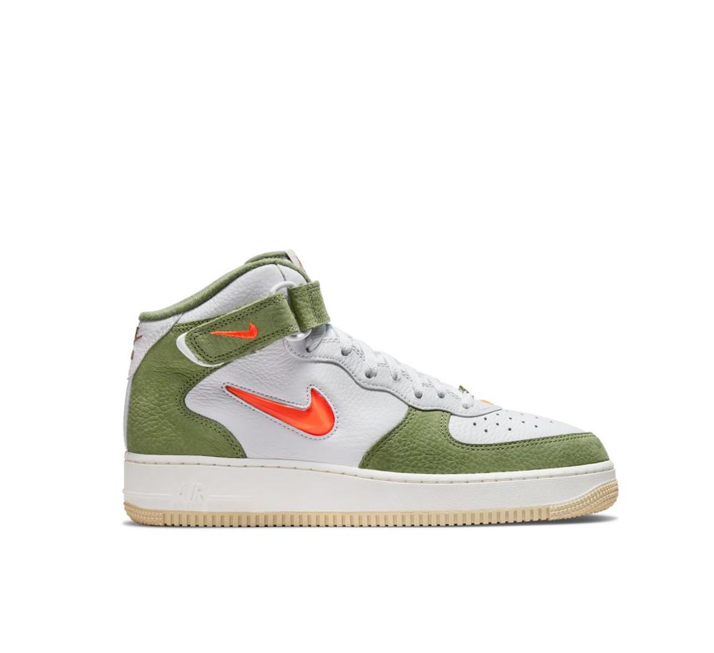NIKE AIR FORCE 1 MID QS