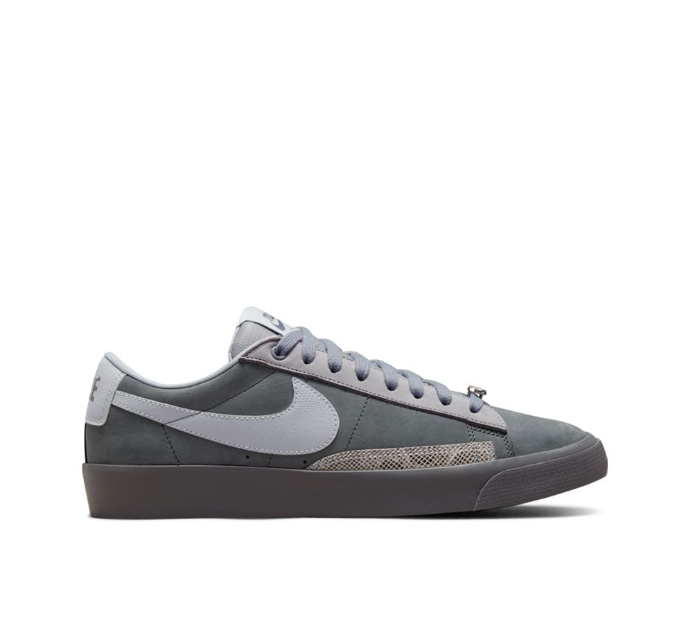 NIKE SB ZOOM BLAZER LOW